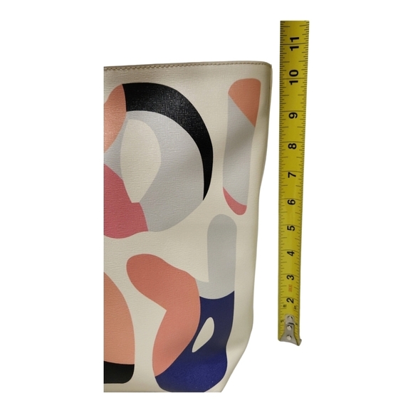 Fendi Roma Signature Roll Tote 100% Authentic $1,800 Sold Out - Picture 8 of 16